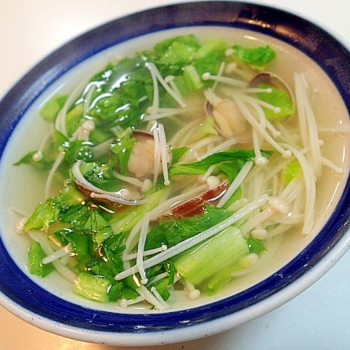 白だしで えのき茸とサラダ菜とあさりのスープ